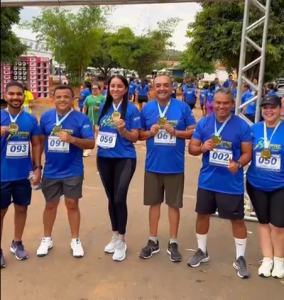 O prefeito Zé Barbosa marcou presença na Corrida das Emoções